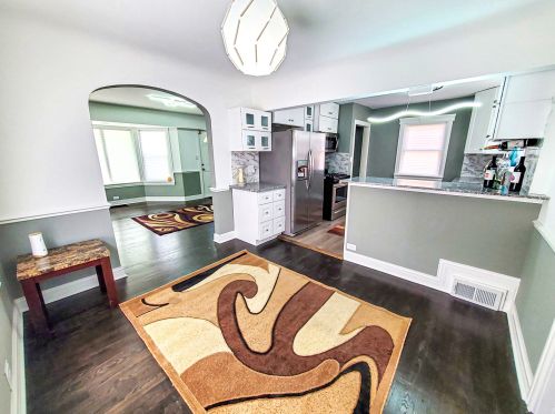 8029 Maplewood Ave, Chicago IL  60652-2807 exterior