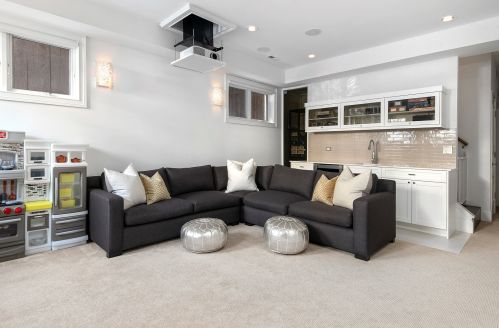 1131 Lill Ave, Chicago IL 60614-2296 exterior