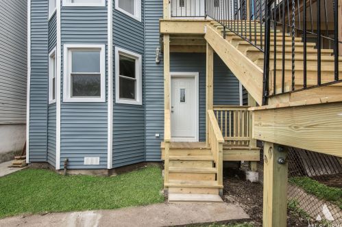 8722 Buffalo Ave, Chicago IL  60617-3307 exterior