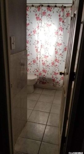 496 Sunrise Hwy, Babylon NY  11704-6045 exterior