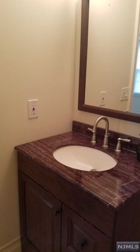 620 Plum Ter, Mahwah NJ  07430-3441 exterior