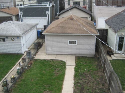 2828 Campbell Ave, Chicago IL 60618-7902 exterior