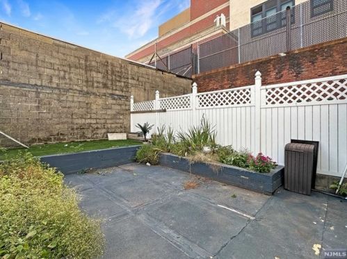 161 St, Union City NJ 07087-5439 exterior