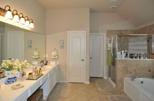 22128 Lancelot Oaks Dr, Humble TX 77339-1410 exterior