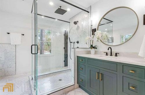 6160 Heards Creek Dr, Atlanta GA  30328-3635 exterior