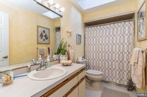 18 Cedarwood Ter, West Paterson NJ exterior