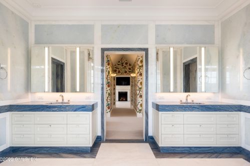 7 Cobb Is Dr, Greenwich CT 06830-7244 exterior