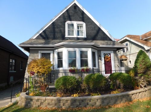 1833 56th St, Milwaukee, WI 53214-5261