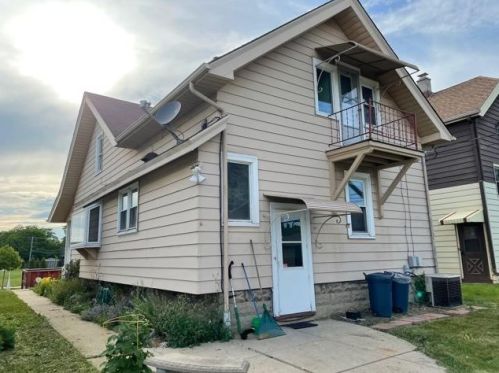 922 58, Milwaukee WI 53218-5613 exterior