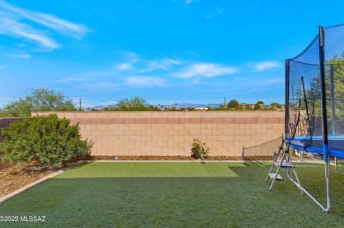 8770 Perry Park Cir, Tucson AZ  85730-1302 exterior