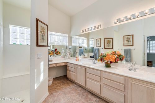 1534 Bank Swallow Rd, Green Valley AZ 85614-6025 exterior