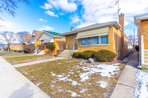 5811 Moody Ave, Chicago, IL 60638-3515