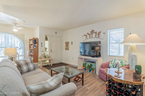 214 Paseo Del Prado, Green Valley AZ 85614-1974 exterior