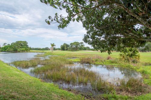 425 Fairway Lndg, Fort Pierce FL 34986-2166 exterior