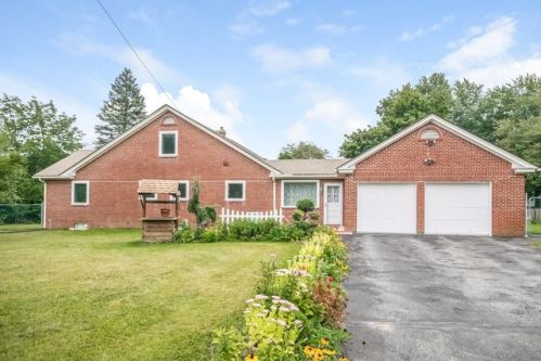 1008 Parker St, Springfield MA  01129-1062 exterior