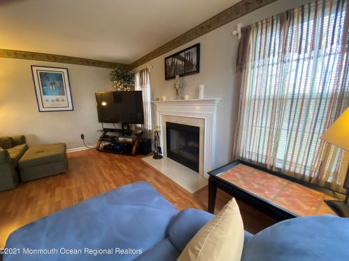 57 Dunham Ave, Edison NJ 08817-3362 exterior