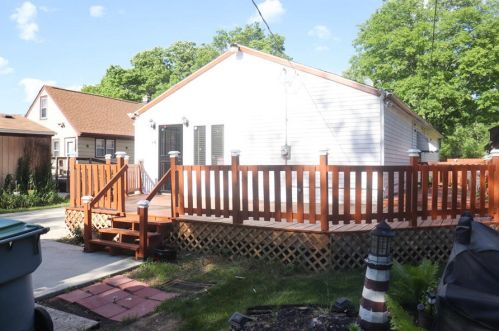 4909 48th St, Milwaukee, WI 53218-4422