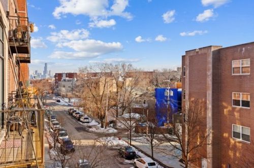 1877 Winnebago Ave, Chicago IL  60647-4414 exterior