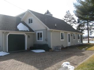 116 Southern Shores Dr, Brooklyn, MI 49230-9770