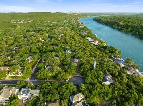 4711 Colorado Xing, Austin TX 78731-4521 exterior