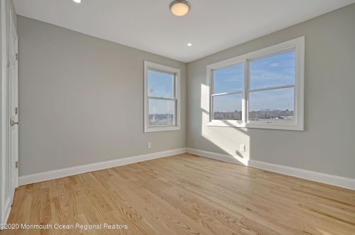 220 Bay Dr, Berkeley Township NJ 08721-3119 exterior