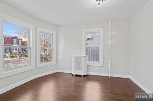 237 7th St, Newark NJ 07107-2728 exterior