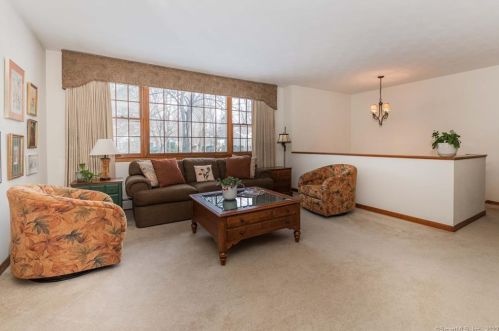 47 Lexton Dr, Farmington CT 06032-2412 exterior