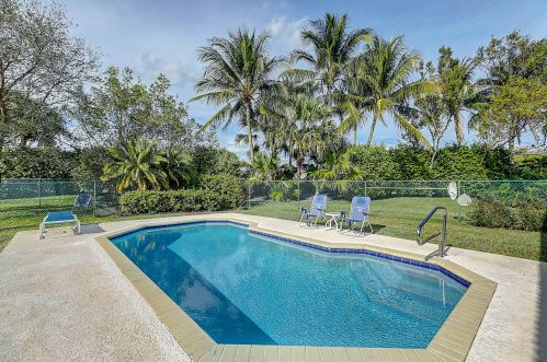 1426 Magliano Dr, Boynton Beach FL 33436-1109 exterior