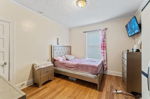 91 Peace St, Providence RI 02907-1550 exterior