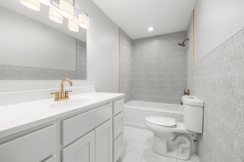 8009 Bishop St, Chicago IL 60620-3852 exterior