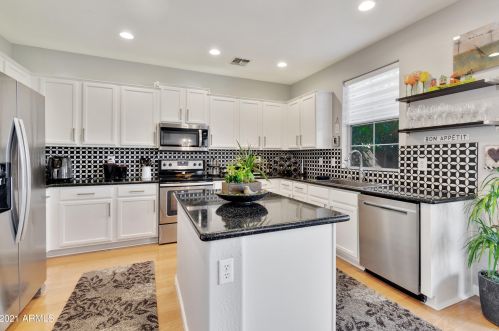 2042 Carla Vis Dr, Chandler AZ 85225-5269 exterior