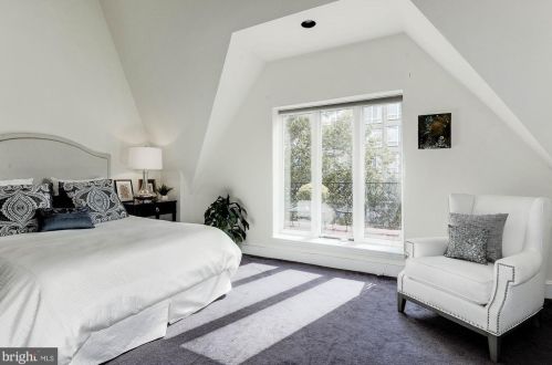 2015 Q St, Washington DC 20002-2373 exterior