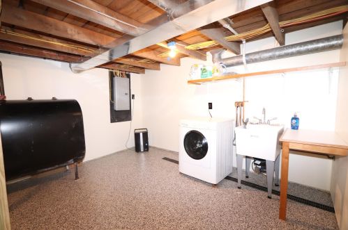 1130 Franklin Pierce Hwy, Barrington NH 03825-7329 exterior