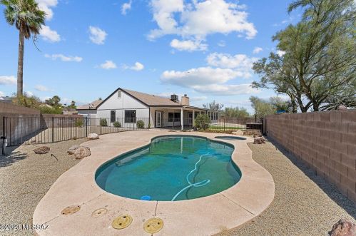 1501 Atwood Ave, Tucson AZ 85745-3520 exterior