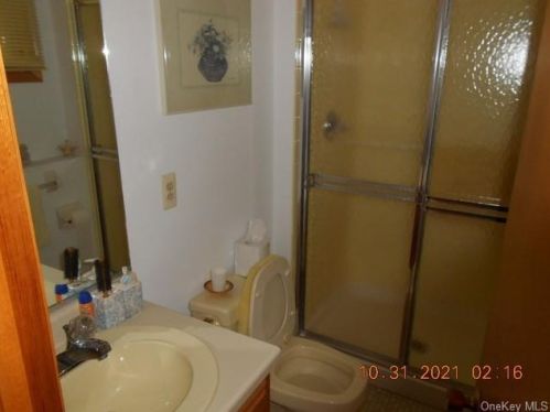 70 Scott Dr, Middletown NY 10941-1112 exterior