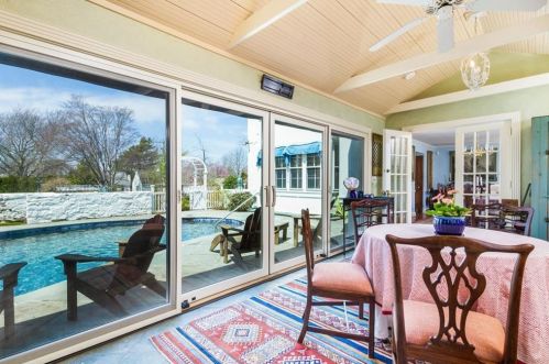 31 Bowery St, Middletown RI 02840-3560 exterior