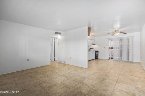 414 Silverbell Rd, Tucson AZ 85745-9385 exterior