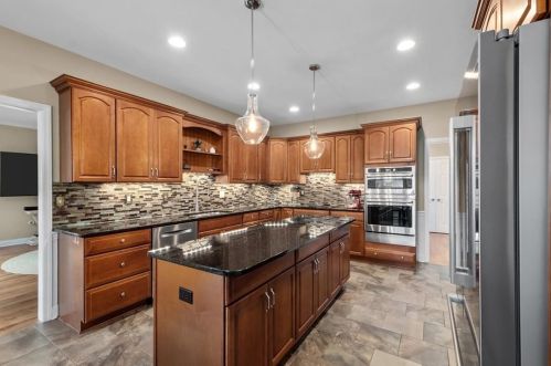 2419 Orchard Dr, Pittsburgh PA  15241-2542 exterior