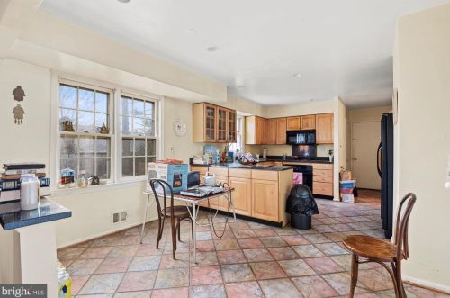 7907 Ivymount Ter, Rockville MD 20854-3753 exterior