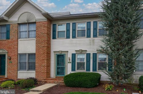 349 Cobblestone Ln, Lancaster, PA 17601-3348