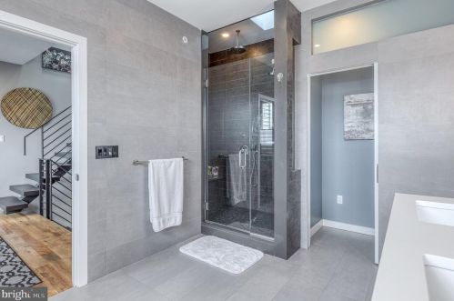 1112 17 St, Philadelphia PA 19146-4717 exterior