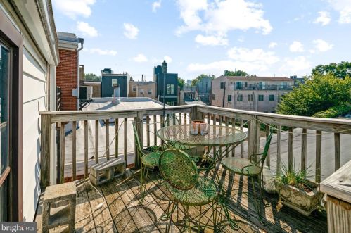 920 4 St, Philadelphia PA 19147-4104 exterior