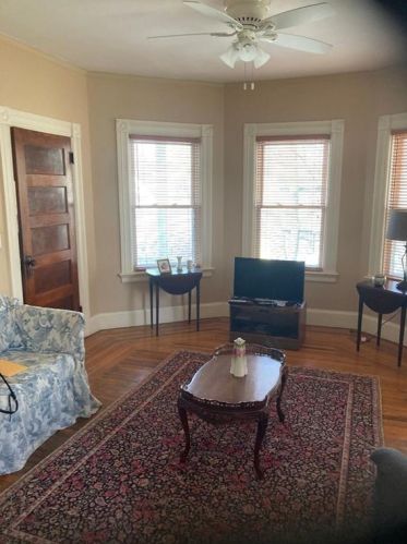 45 10th St, Providence, RI 02906-2917