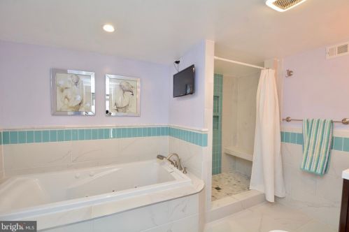 6119 Algona Ct, Alexandria VA 22310-3141 exterior