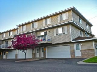 2549 Cornelia Trl, Saint Paul MN  55125-1930 exterior