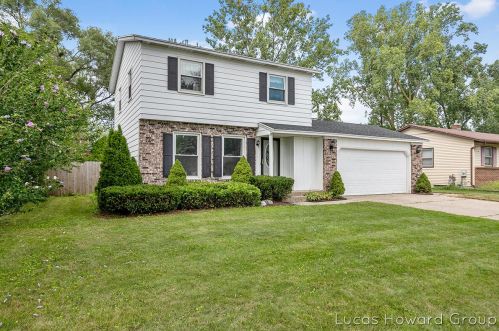 319 Andover St, Grand Rapids, MI 49548-7676