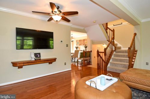 7458 Gadsby Sq, Alexandria VA 22315-5288 exterior