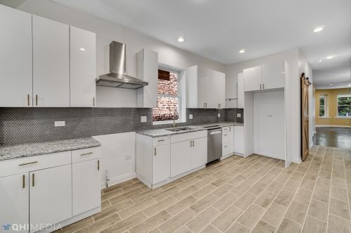 6950 Prairie Ave, Chicago IL  60637-4636 exterior