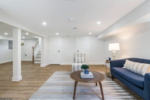 192 Gregory Pl, Town Center NJ  07052-3952 exterior