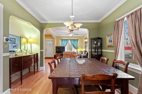 2319 Montrose Ave, Chicago IL 60618-1658 exterior